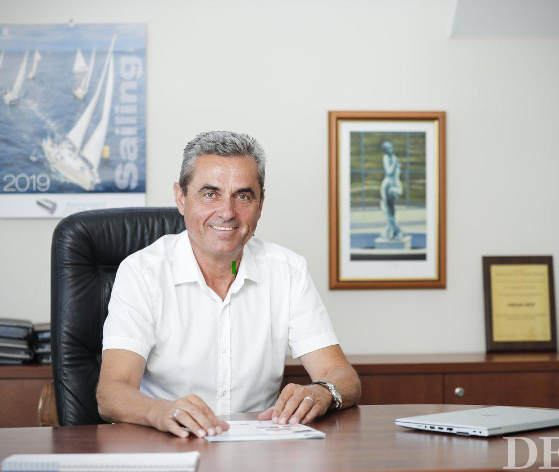foto direktor web